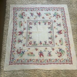 Vintage Pennsylvania Dutch linen tablecloth, 25” x 28”